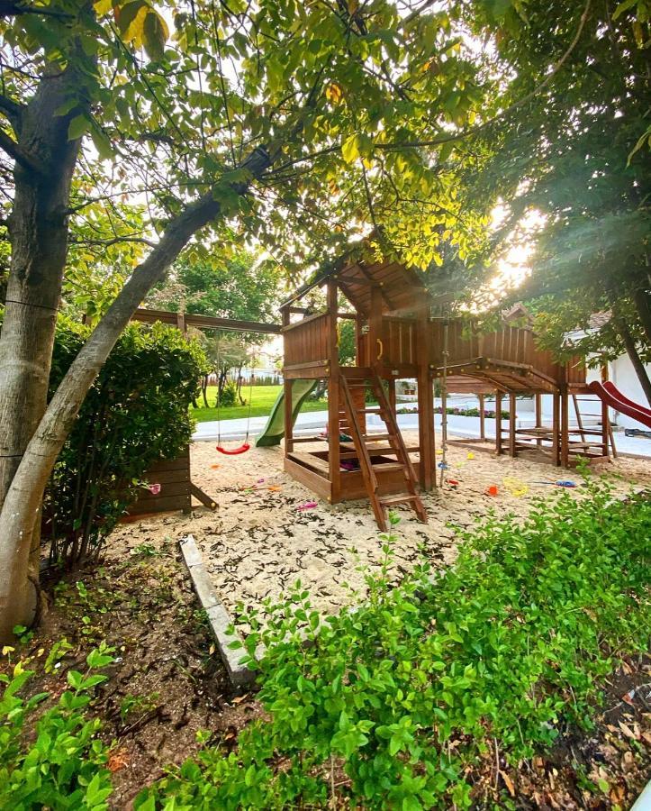 Friends Family Hotel Lozenets Ngoại thất bức ảnh